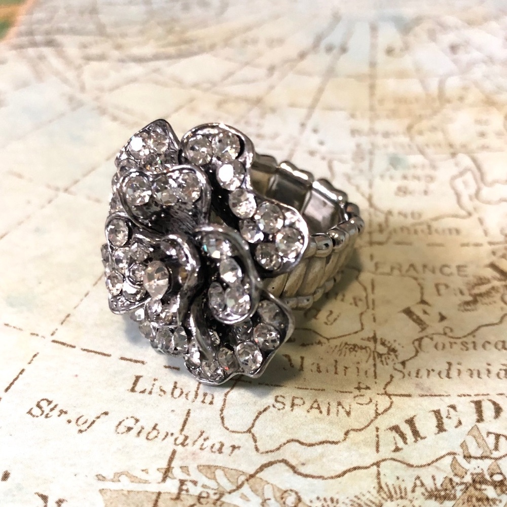 Rhinestone rose flower crystal stretch ring